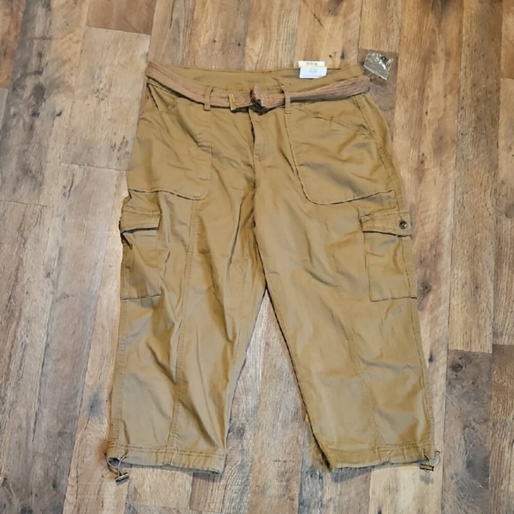 👖Time and Tru Brown Cargo Capris